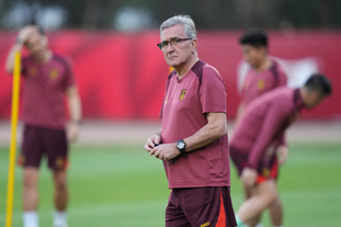 药厂近20场欧战小组赛／联赛阶段仅3败，若赢曼城将获欧冠50胜（药厂欧战小组／联赛近20战仅3负，击败曼城即达欧冠50胜）