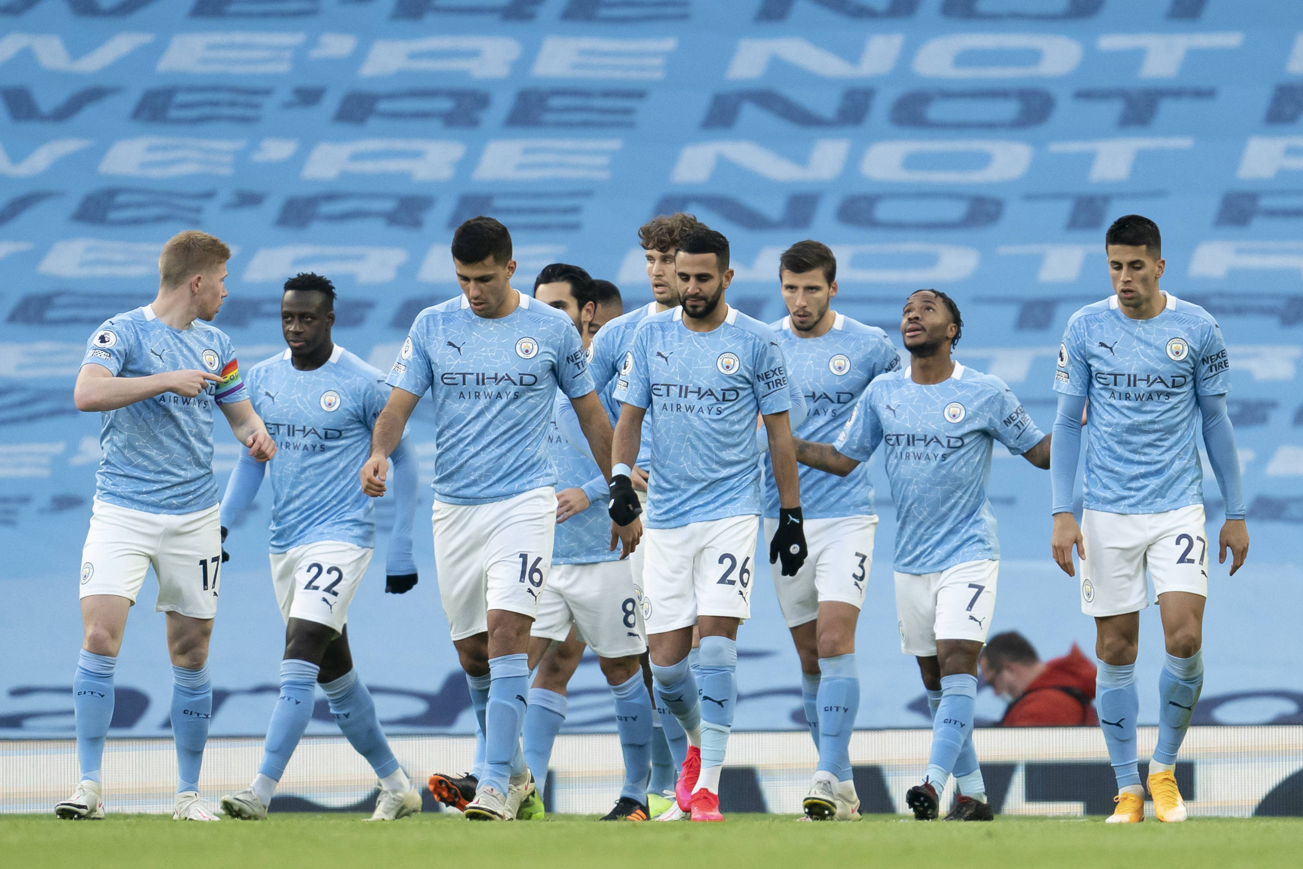 钟义浩：离冠军奖杯就那么近，现在还是难以平复自己的心情（钟义浩：冠军近在咫尺，如今仍难以平复心绪）