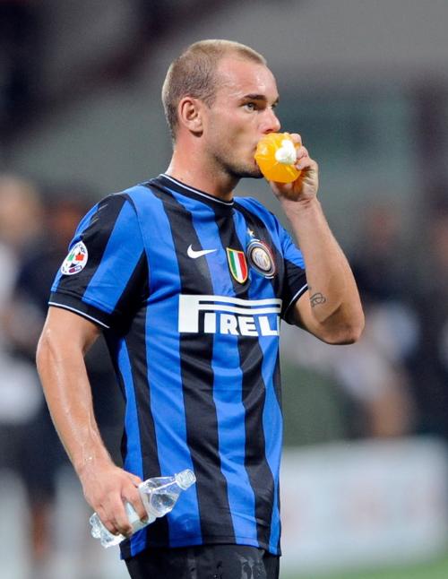 红牛主管：克洛普合同无解约条款，但他完全没另谋高就的想法（红牛高层：克洛普合同未设解约条款，他毫无另投他处意向）