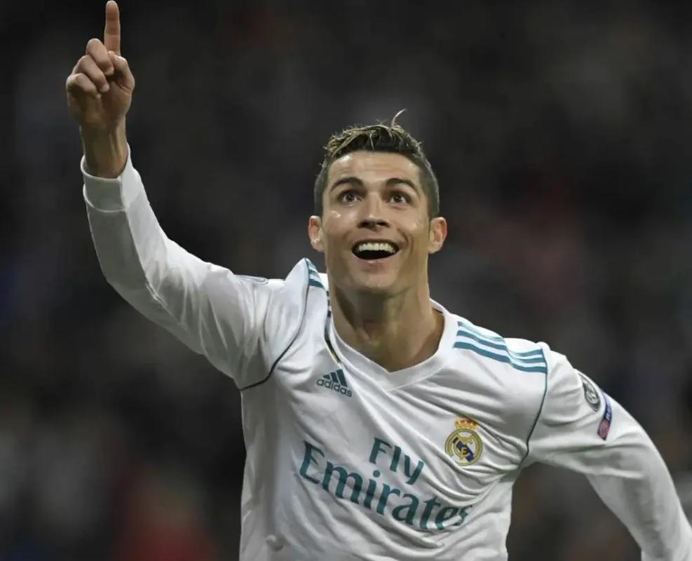 记者：杨希、向余望对阵韩国U22时大概率无法出场