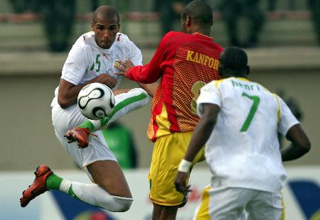 官方：伯恩茅斯续约17岁前锋乔尼·戴（伯恩茅斯官宣与17岁前锋乔尼·戴完成续约）